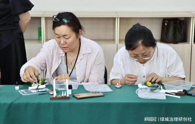 同行”——关爱巾帼司机母亲节暖心活动不朽情缘游戏网站址“香伴车程 母爱(图3)