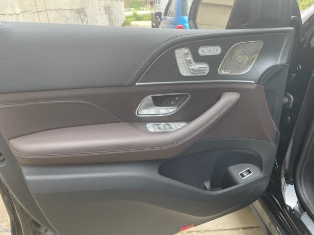 D柴油版GLS最新价格90来万起售不朽情缘游戏24款奔驰GLS350(图6)